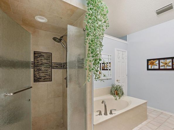 9952  Wandering Way Street , Benbrook Texas 76126