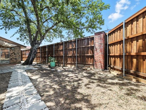 2621  Via Cordova  , Carrollton Texas 75006
