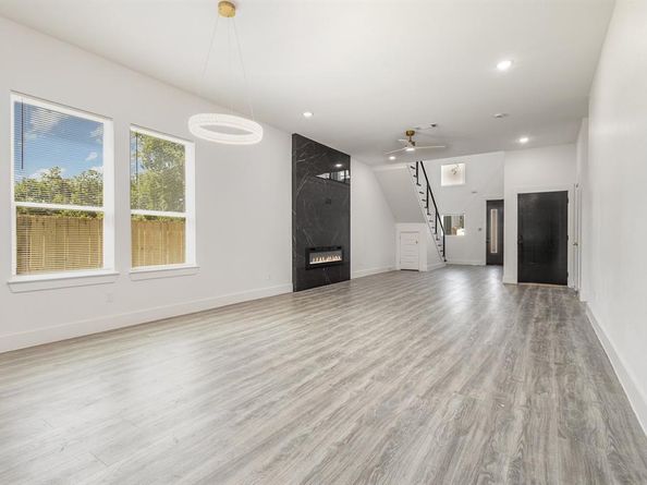 5116  Wynell Street , Dallas Texas 75241