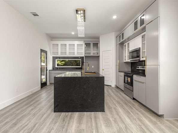 5116  Wynell Street , Dallas Texas 75241