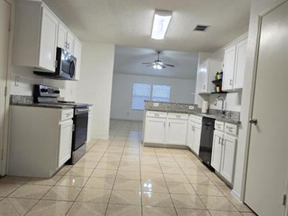 808  Wilmor Court , Arlington Texas 76018