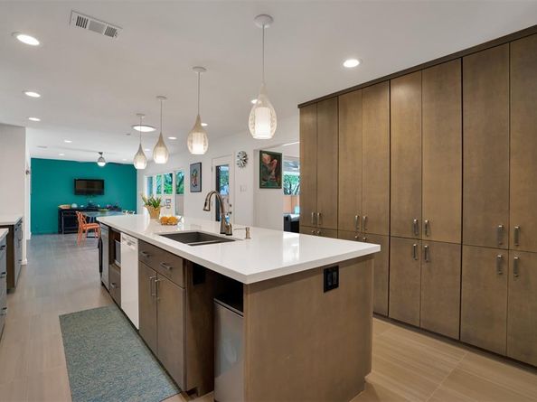 6624  Glenhurst Drive , Dallas Texas 75254