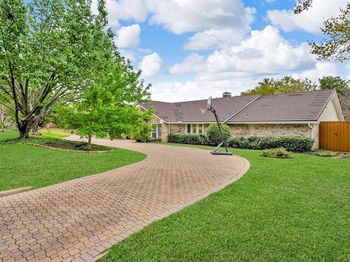 6624  Glenhurst Drive 