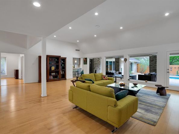 6624  Glenhurst Drive , Dallas Texas 75254