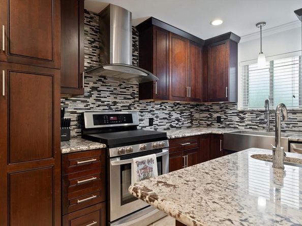 1411  Oriole Lane , Garland Texas 75042