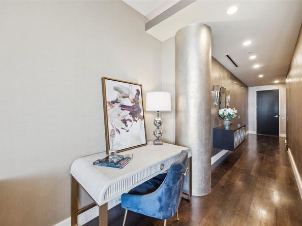 2408  Victory Park Lane  1031, Dallas Texas 75219