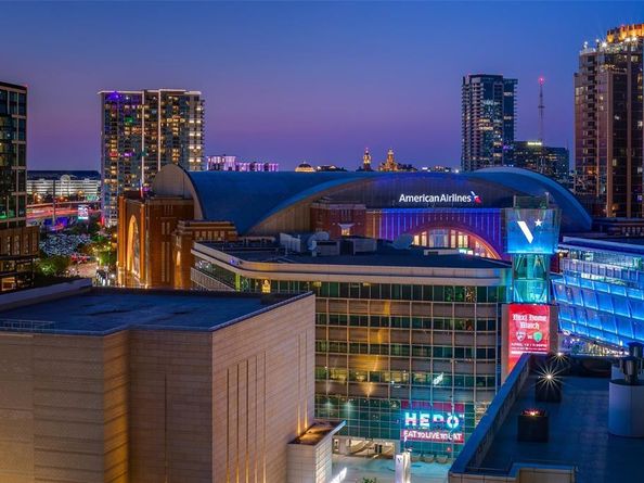 2408  Victory Park Lane  1031, Dallas Texas 75219