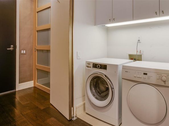 2408  Victory Park Lane  1031, Dallas Texas 75219