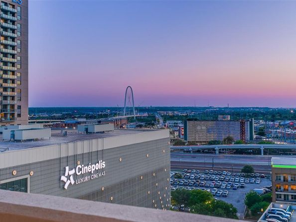 2408  Victory Park Lane  1031, Dallas Texas 75219