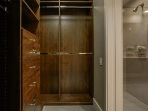 2408  Victory Park Lane  1031, Dallas Texas 75219