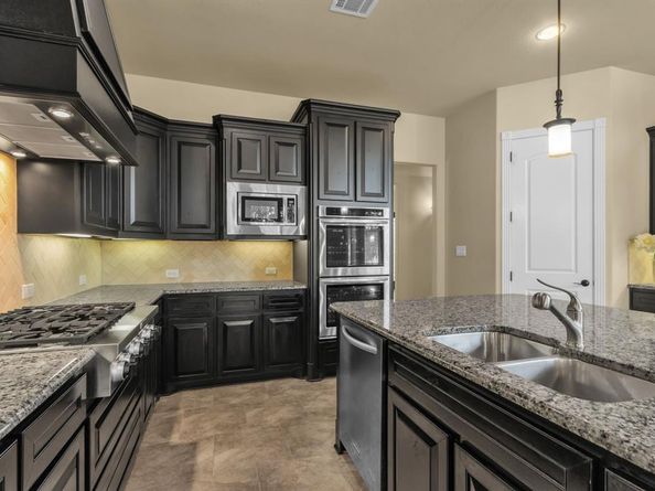 1070  Kenilworth Street , Allen Texas 75013