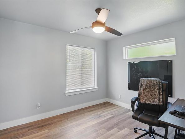 1933  Shaw Street , Dallas Texas 75212