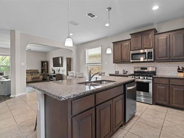 4212  Stone Trail Drive , Denton Texas 76210