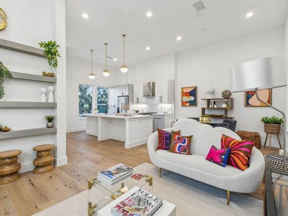 4208  Live Oak Street  201, Dallas Texas 75204