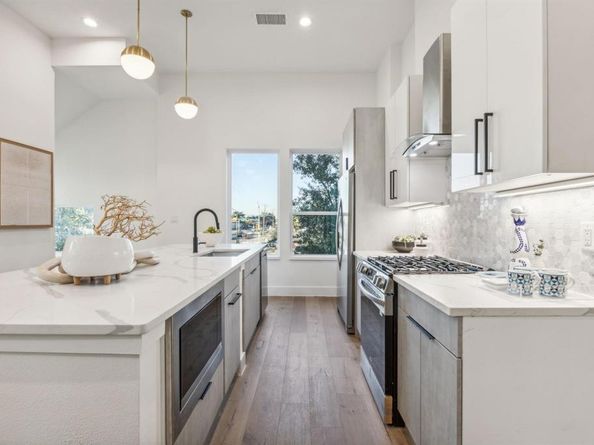 4208  Live Oak Street  201, Dallas Texas 75204