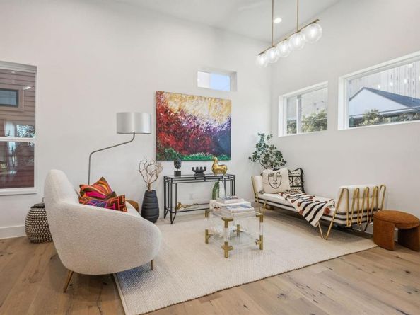 4208  Live Oak Street  201, Dallas Texas 75204