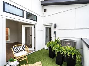 4208  Live Oak Street  201, Dallas Texas 75204