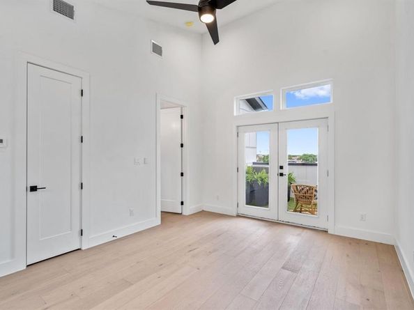 4208  Live Oak Street  201, Dallas Texas 75204
