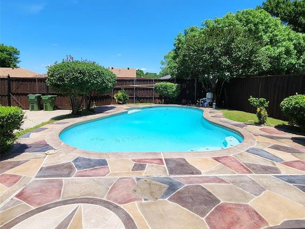 701  Woodcastle Drive , Garland Texas 75040