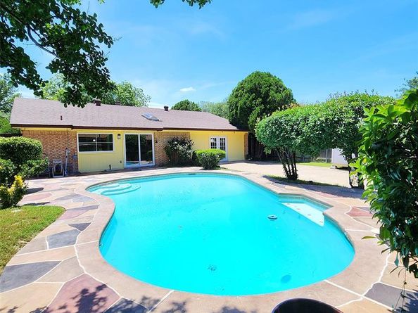 701  Woodcastle Drive , Garland Texas 75040