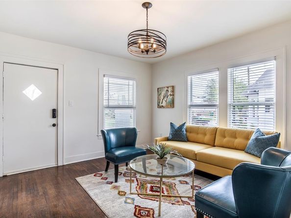 621 N Carroll Avenue , Dallas Texas 75246