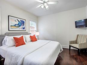 621 N Carroll Avenue , Dallas Texas 75246