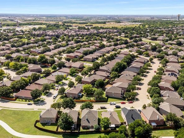 9849  Vickie Lane , Frisco Texas 75035
