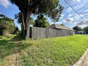 2801  Stuart Drive , Fort Worth Texas 76104