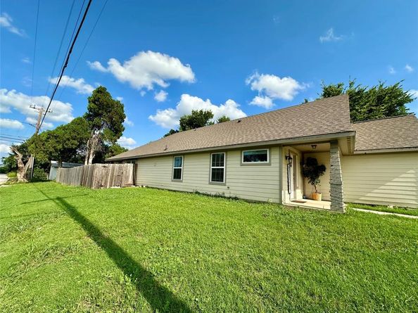 2801  Stuart Drive , Fort Worth Texas 76104