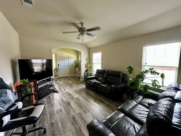 2801  Stuart Drive , Fort Worth Texas 76104