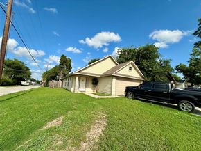 2801  Stuart Drive , Fort Worth Texas 76104