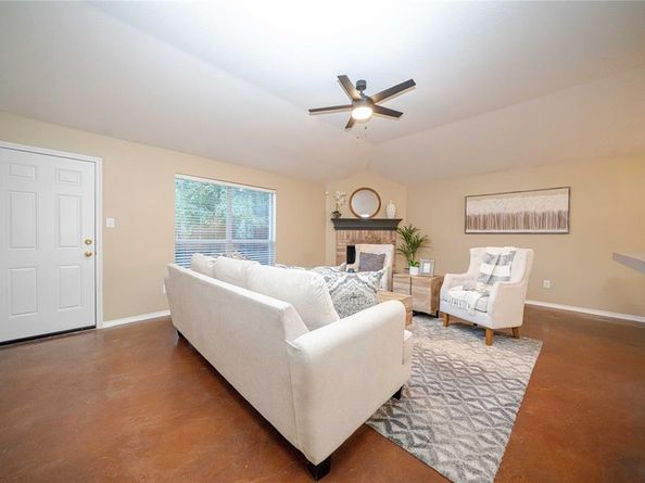 7921  Mourning Dove Drive , Arlington Texas 76002