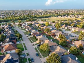 7921  Mourning Dove Drive , Arlington Texas 76002