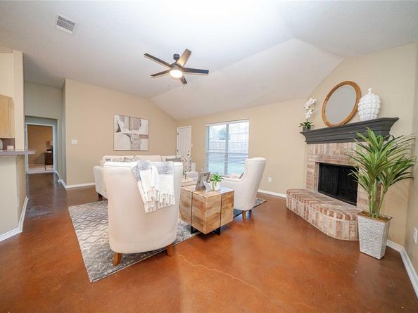 7921  Mourning Dove Drive , Arlington Texas 76002