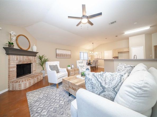 7921  Mourning Dove Drive , Arlington Texas 76002
