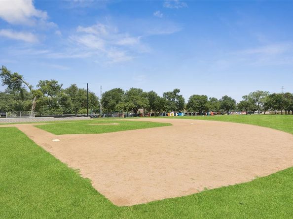 5200  Martel Avenue  36A, Dallas Texas 75206