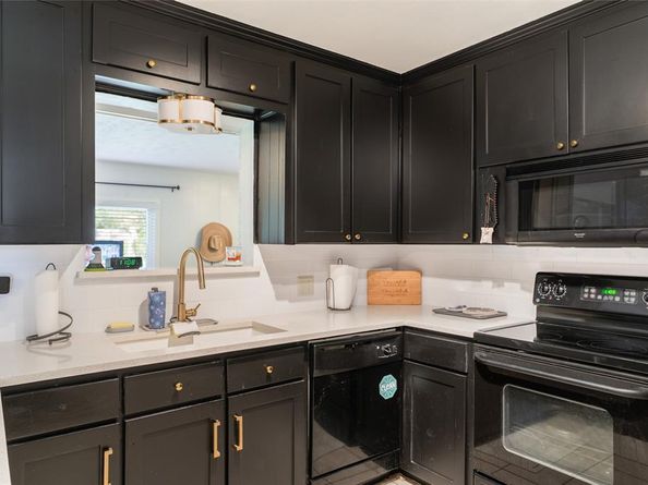 1224  Park Center Street , Benbrook Texas 76126