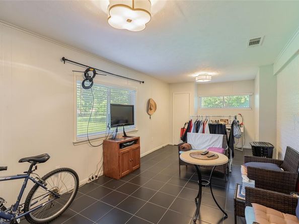 1224  Park Center Street , Benbrook Texas 76126