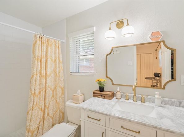 1224  Park Center Street , Benbrook Texas 76126