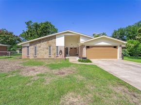 1224  Park Center Street , Benbrook Texas 76126