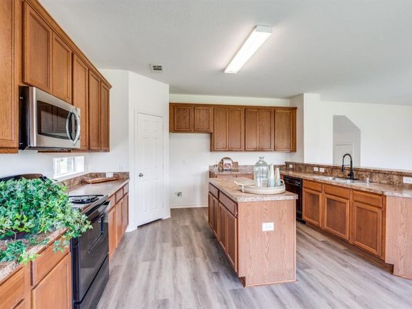 2601  Pinto Drive , Denton Texas 76210