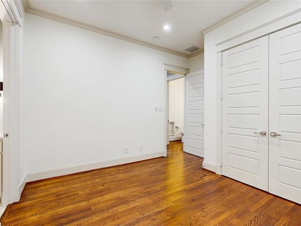 6036  Richmond Avenue , Dallas Texas 75206