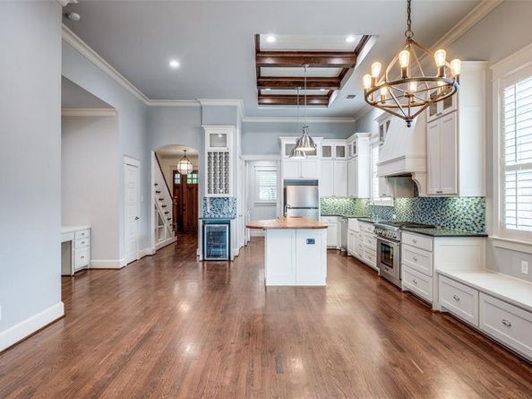 6036  Richmond Avenue , Dallas Texas 75206