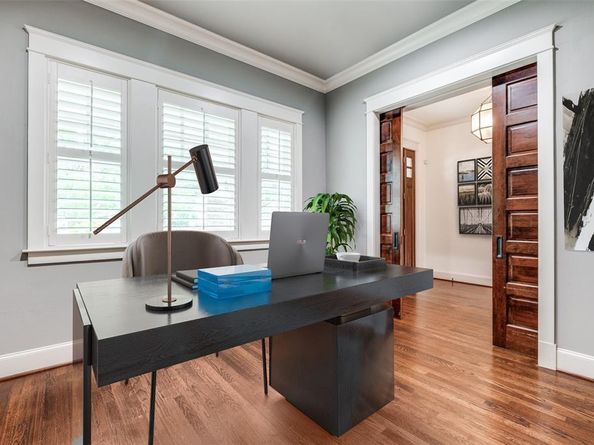 6036  Richmond Avenue , Dallas Texas 75206