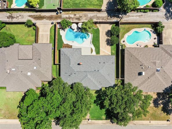 7724  Meadowhaven Drive , Dallas Texas 75254