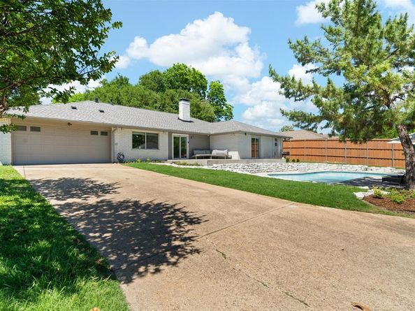 7724  Meadowhaven Drive , Dallas Texas 75254