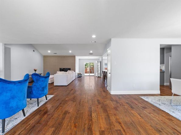7724  Meadowhaven Drive , Dallas Texas 75254