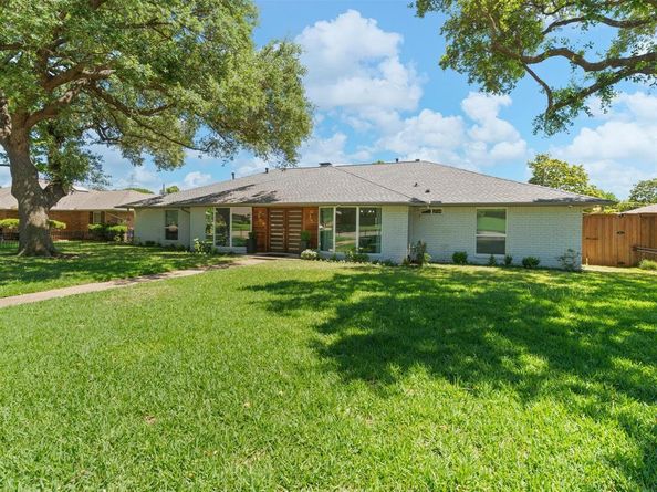7724  Meadowhaven Drive , Dallas Texas 75254