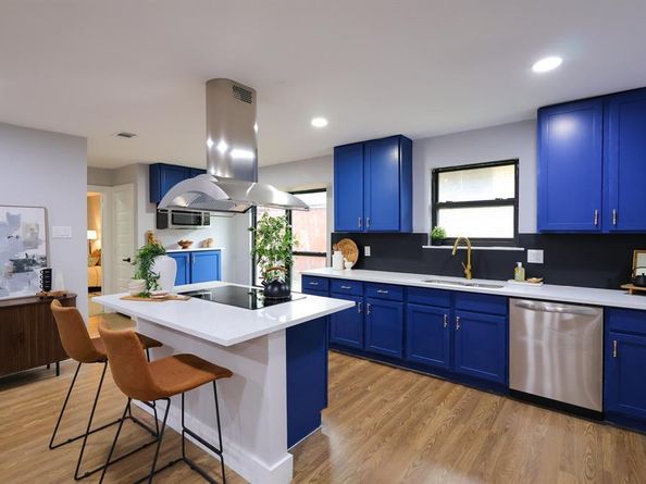 6519  Club Wood  , Dallas Texas 75237