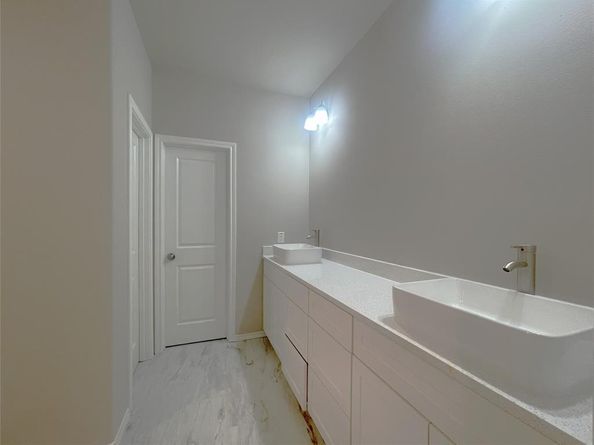 1179  Warrior Drive , Dallas Texas 75253